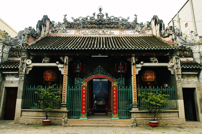 Quang cảnh ngôi chùa cổ 250 năm của người gốc hoa ở sài gòn