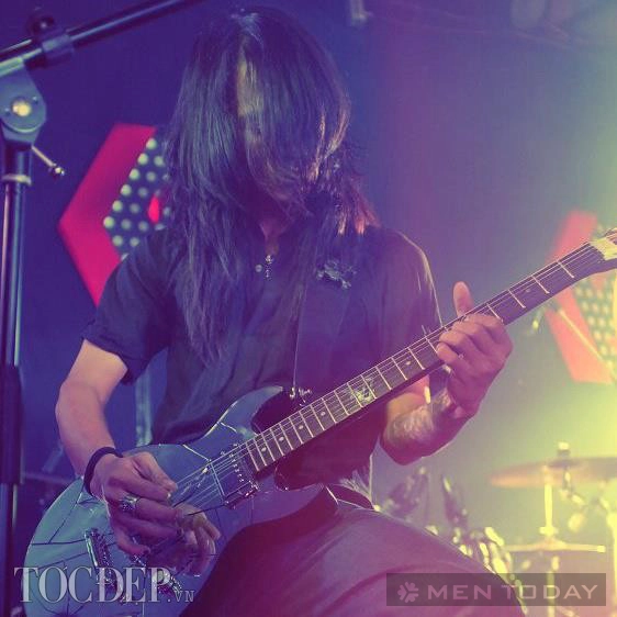 Style tóc đậm chất rock của thân trọng nghĩa