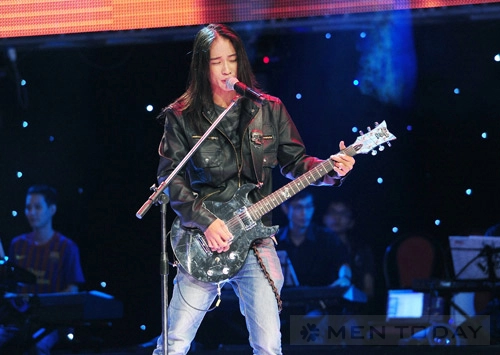 Style tóc đậm chất rock của thân trọng nghĩa