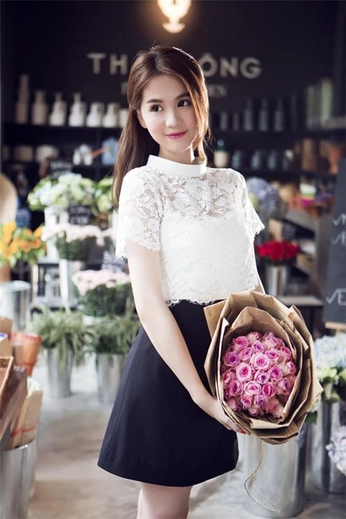 Cách diện trang phục trắng đẹp tinh khôi như ngọc trinh