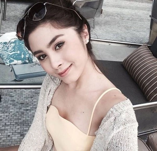 Mày cong mi dài như katun