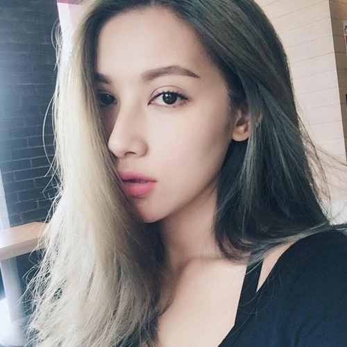 Mày cong mi dài như katun