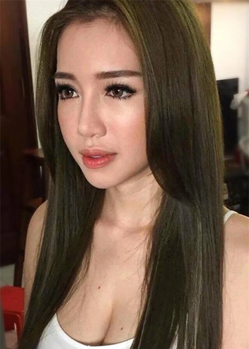 Mày cong mi dài như katun