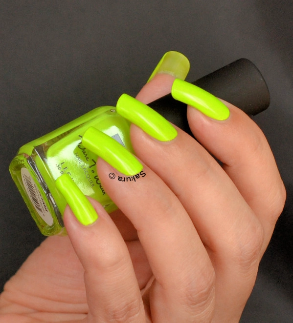 Móng tay màu neon xu hướng hot nhất mùa hè