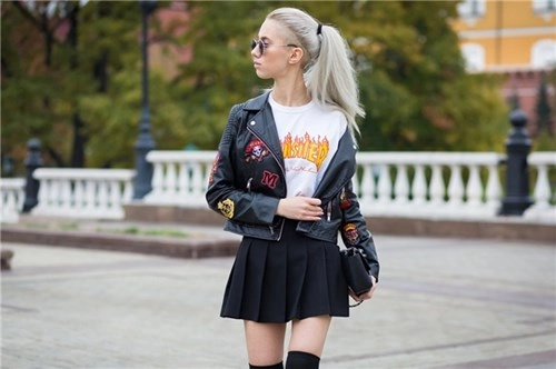 Những stickers đáng yêu nên có ngay trong tủ đồ của nàng