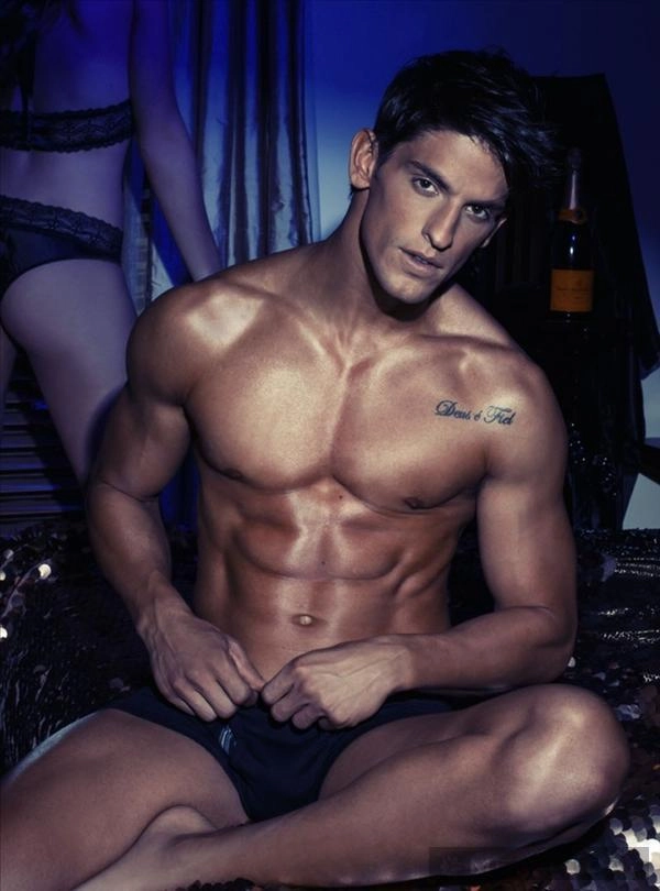 Nóng mắt với bst underwear nam tính sexy từ new captain