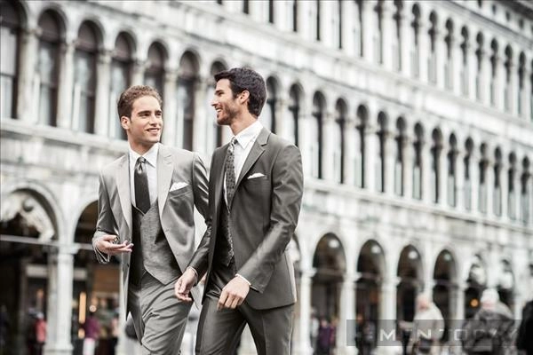 Sang trọng ngày cưới với suit tuxedo và pal zileri cho chú rể