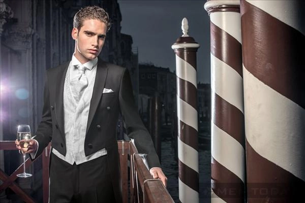 Sang trọng ngày cưới với suit tuxedo và pal zileri cho chú rể