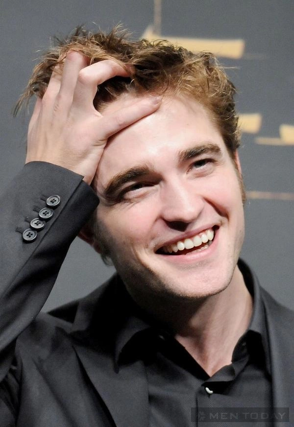 Tạo dáng cộp mác ma cà rồng robert pattison