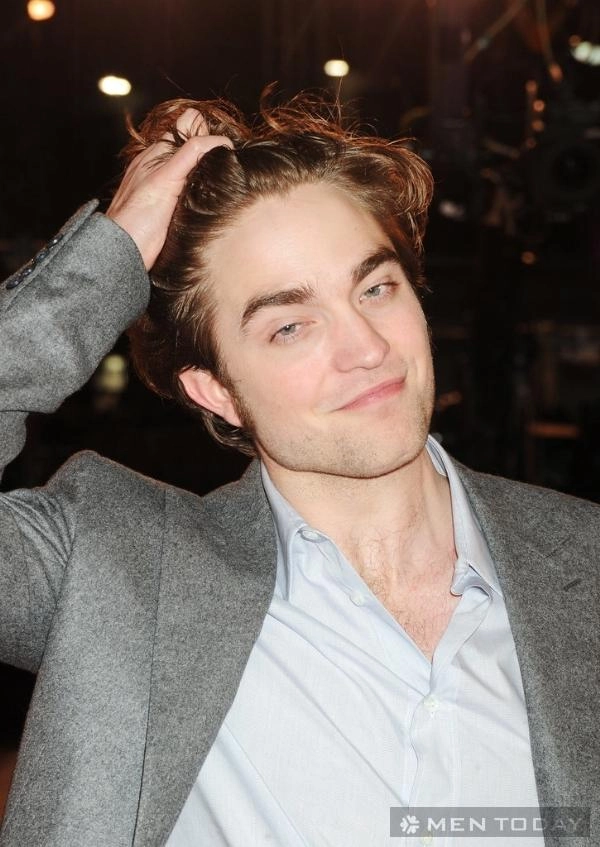 Tạo dáng cộp mác ma cà rồng robert pattison