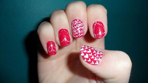 10 mẫu nail họa tiết hình trái tim đỏ đẹp độc đáo
