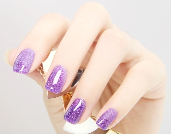 12 mẫu nail màu tím cho cô dâu lãng mạn quyến rũ