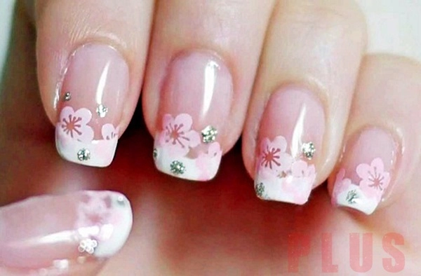 9 kiểu nail hình hoa đầy phong cách cá tính