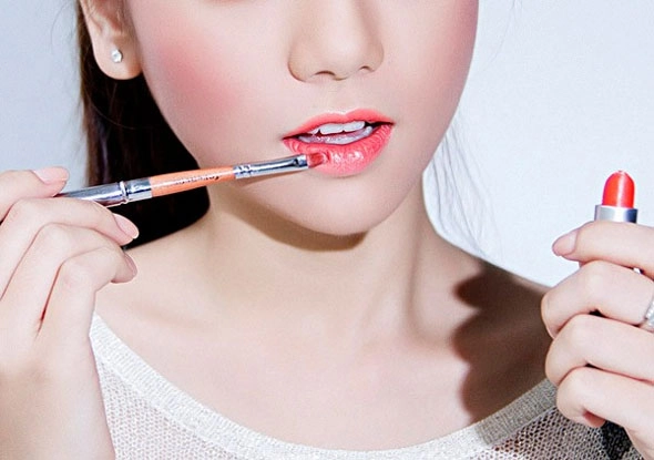 Bí quyết chọn son dưỡng môi hiệu quả trong mùa hanh khô