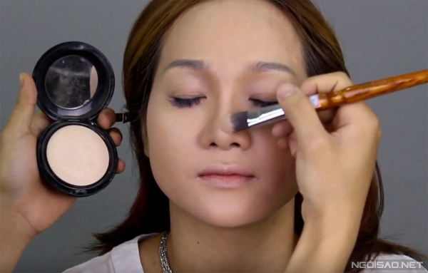 Cách trang điểm cho phụ nữ trung niên hồi xuân