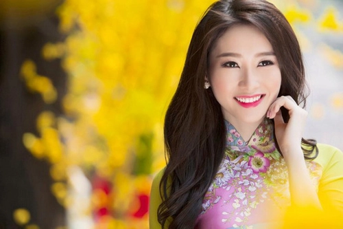 Cách trang điểm đẹp rạng ngời như hoa hậu đặng thu thảo