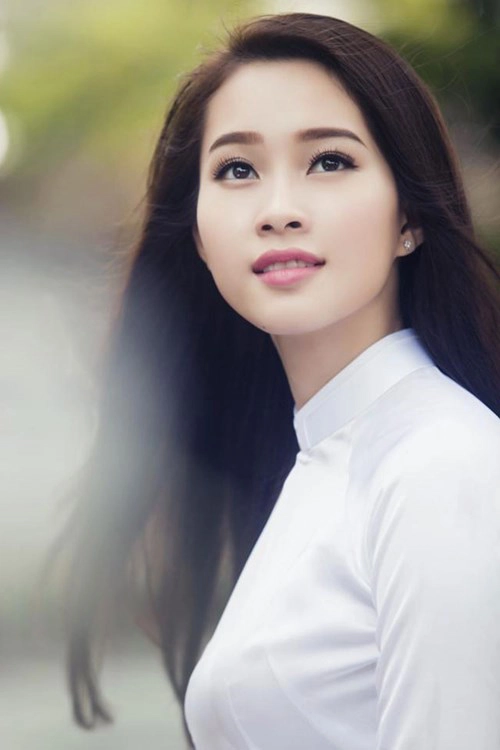 Cách trang điểm đẹp rạng ngời như hoa hậu đặng thu thảo