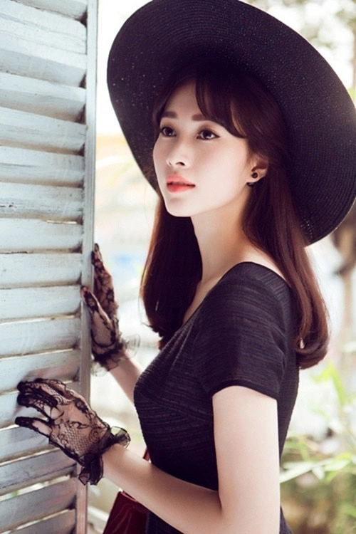 Cách trang điểm đẹp rạng ngời như hoa hậu đặng thu thảo