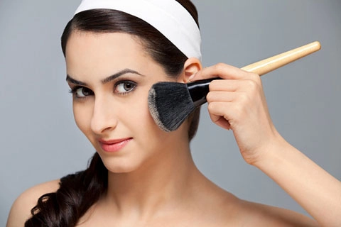 Chọn phấn trang điểm đẹp cho từng loại da