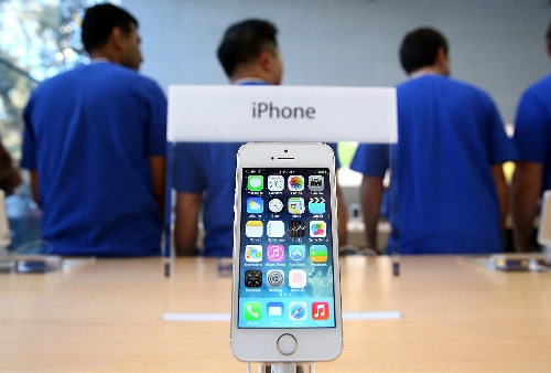 Doanh số bán iphone lần đầu tiên tụt dốc trong lịch sử