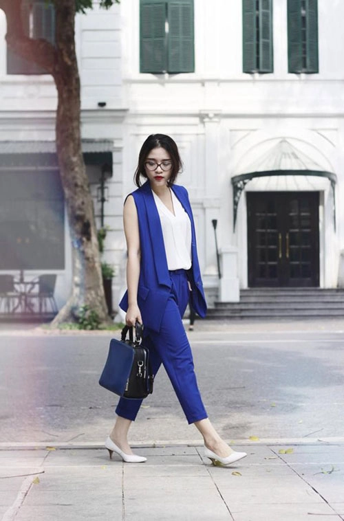 Quần vải ống rộng hợp với bạn gái có đôi chân dài