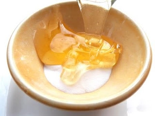 Tẩy da chết toàn thân hiệu quả bằng mật ông
