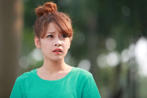 Tóc búi cao đẹp sang trọng của chi pu