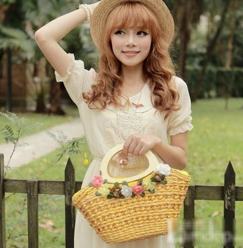 Túi cói nữ cho nàng công sở tung tăng dạo biển hè 2016