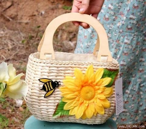Túi cói nữ cho nàng công sở tung tăng dạo biển hè 2016