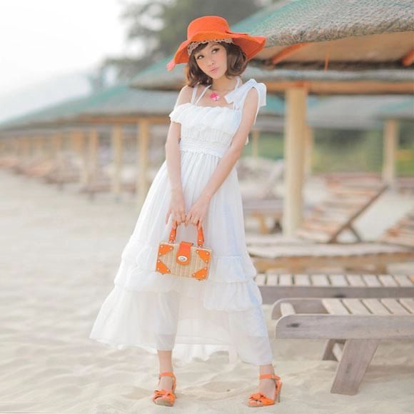 Váy maxi vải voan cho nàng điệu đà những ngày đi biển
