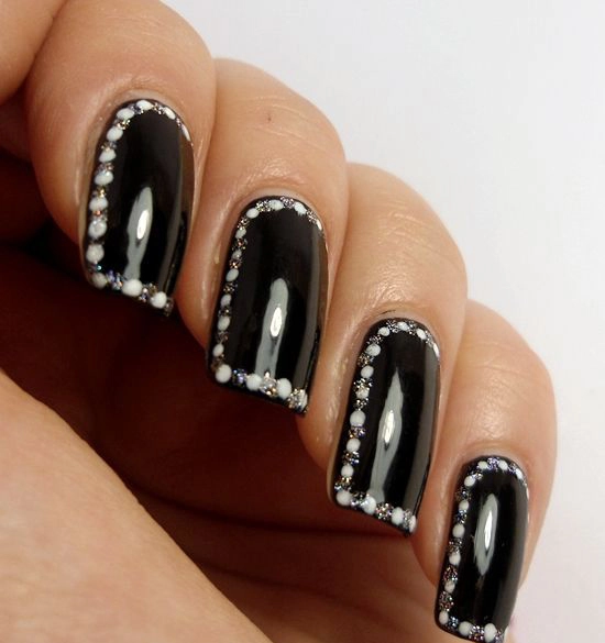 15 mẫu nail đen trắng giành cho bạn nữ trẻ trung