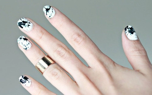 15 mẫu nail đen trắng giành cho bạn nữ trẻ trung