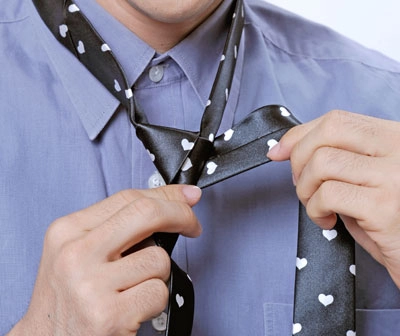 Cách thắt cà vạt nam đơn giản nhanh chóng