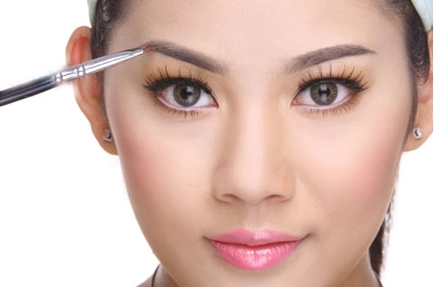 Cách trang điểm cho da mặt nhờn dầu đúng cách hiệu quả