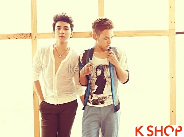 Mix áo khoác mỏng với áo sơ mi nam kiểu hàn quốc