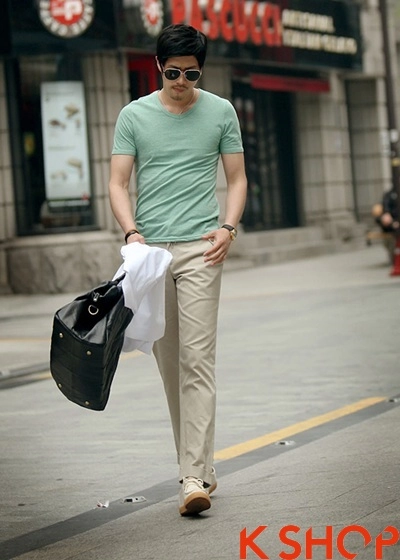 Phối áo phông pull cổ trái tim đúng cách