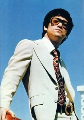 Theo đuổi phong cách thời trang như bruce lee