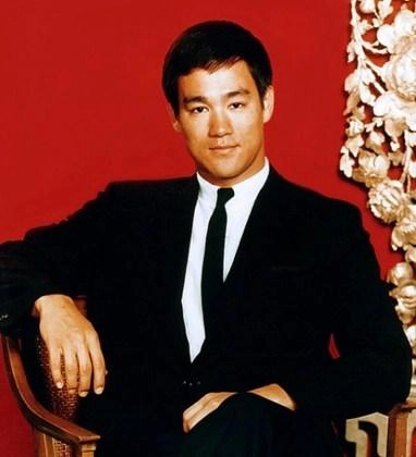 Theo đuổi phong cách thời trang như bruce lee