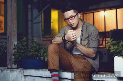 Xu hướng cho chàng với thời trang màu sắc