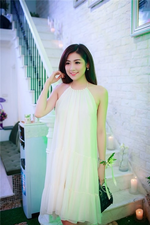 Ngọc hân tú anh xinh như tiên nữ với váy áo trắng tinh