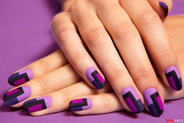 Vẽ nail họa tiết retro đẹp cá tính ấn tượng cho bạn gái