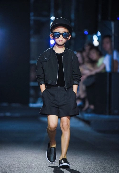 Các nhóc tì nhà sao việt trình diễn catwalk cực đáng yêu và chất