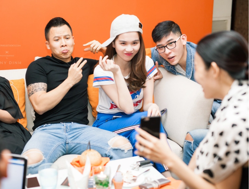 ngọc trinh hút hồn dù ăn vận giản dị