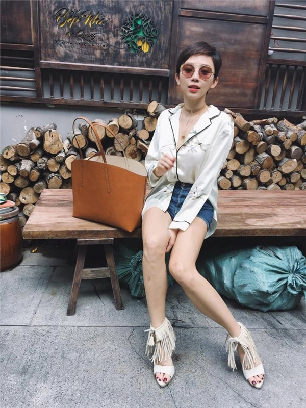 Phạm hương hồ hà đọ eo thắt chân dài gợi cảm