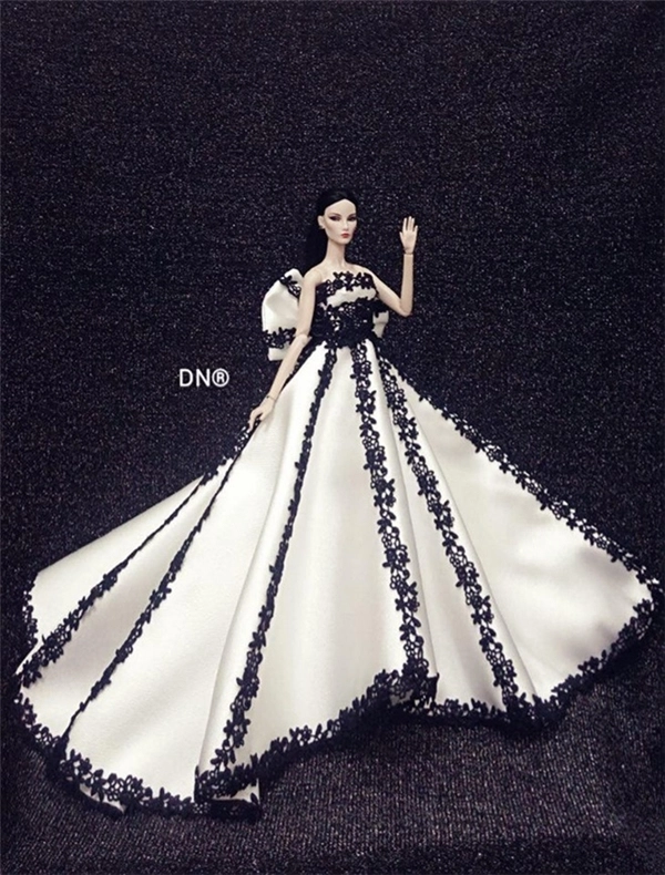Ngỡ ngàng với angela phương trinh phiên bản búp bê