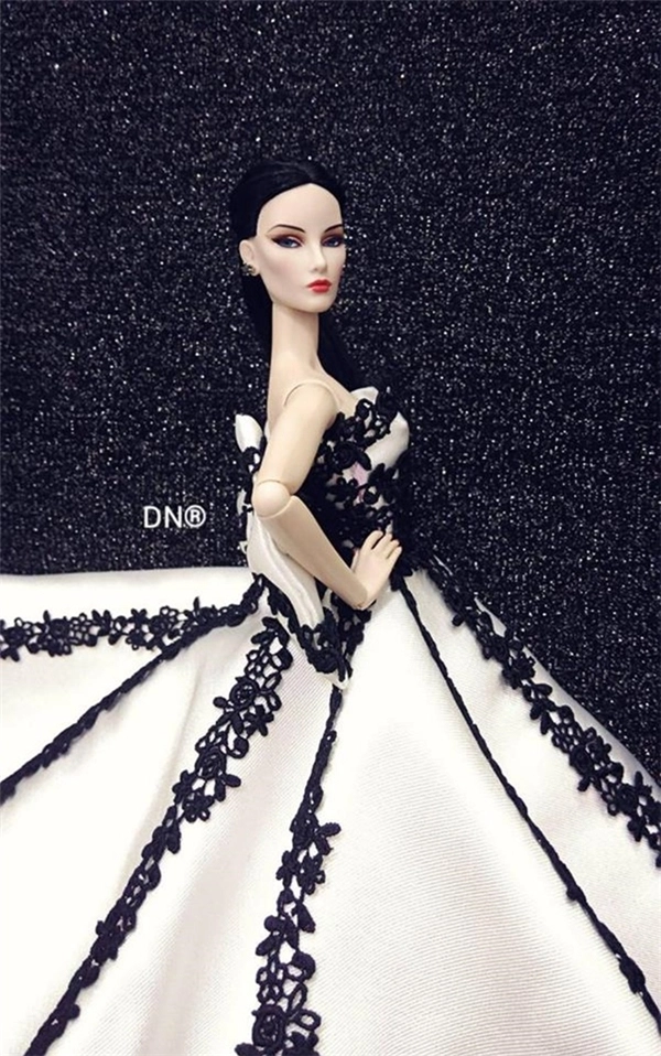 Ngỡ ngàng với angela phương trinh phiên bản búp bê