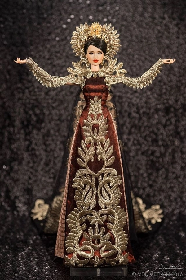 Ngỡ ngàng với angela phương trinh phiên bản búp bê
