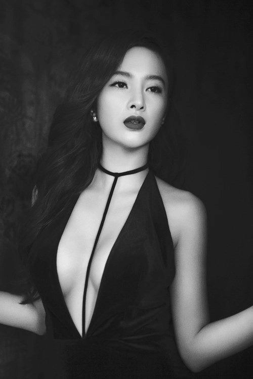 Những bộ cánh nóng bỏng của angela phương trinh