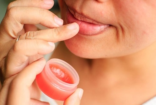 Tô son bằng tay tác hại khôn lường mà phái đẹp cần biết