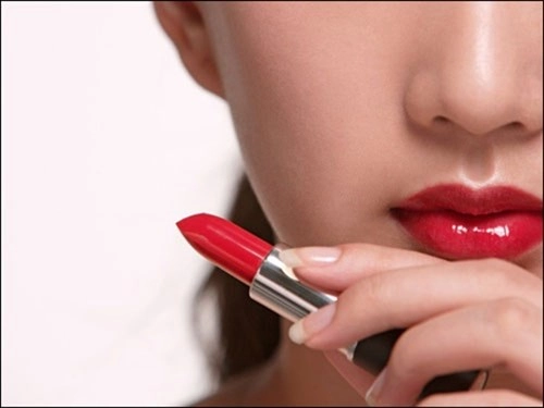Tô son bằng tay tác hại khôn lường mà phái đẹp cần biết